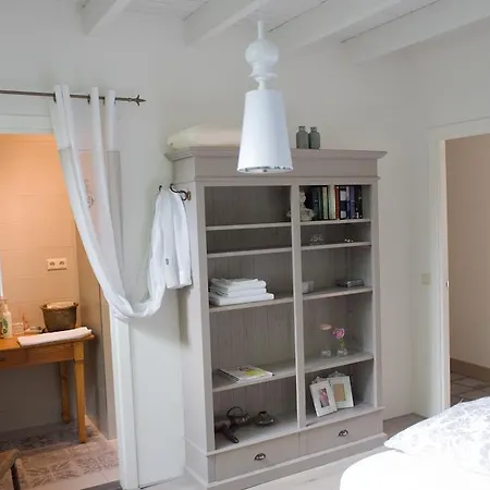 Dorpstraat44 *