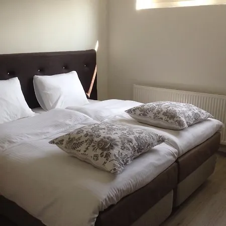 Bed & Breakfast Dorpstraat44 Bergeijk